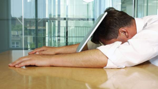 PROYECTO DE LEY BUSCA PROHIBIR QUE JEFES ENVÍEN MAILS O MENSAJES FUERA DE LA JORNADA LABORAL